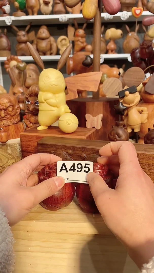 【闪购商品】木木雕摆件可爱卡通