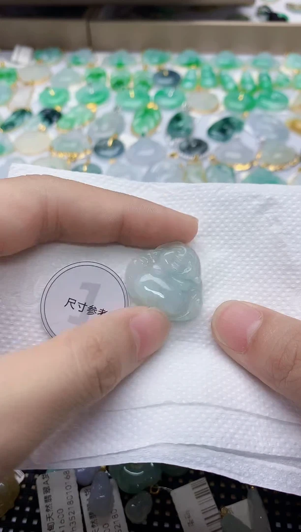 翡翠未镶嵌颈饰天然缅甸翡翠A货