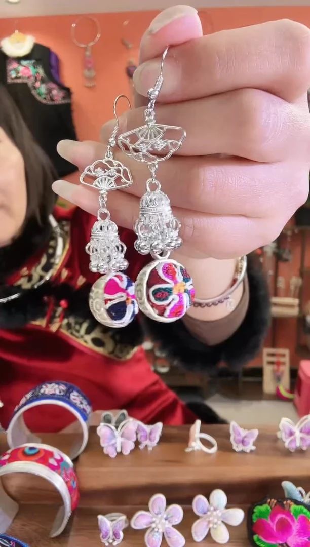 织绣手工苗绣刺绣首饰70