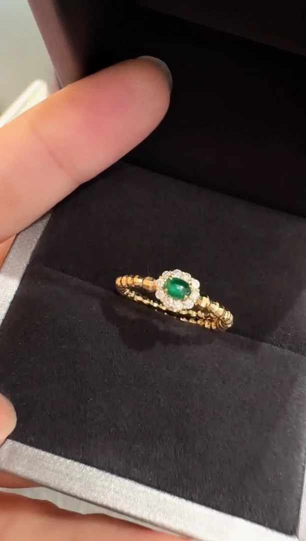 18K金镶嵌吊坠(不含链)祖母绿祖母绿戒指（内含记忆钢丝）