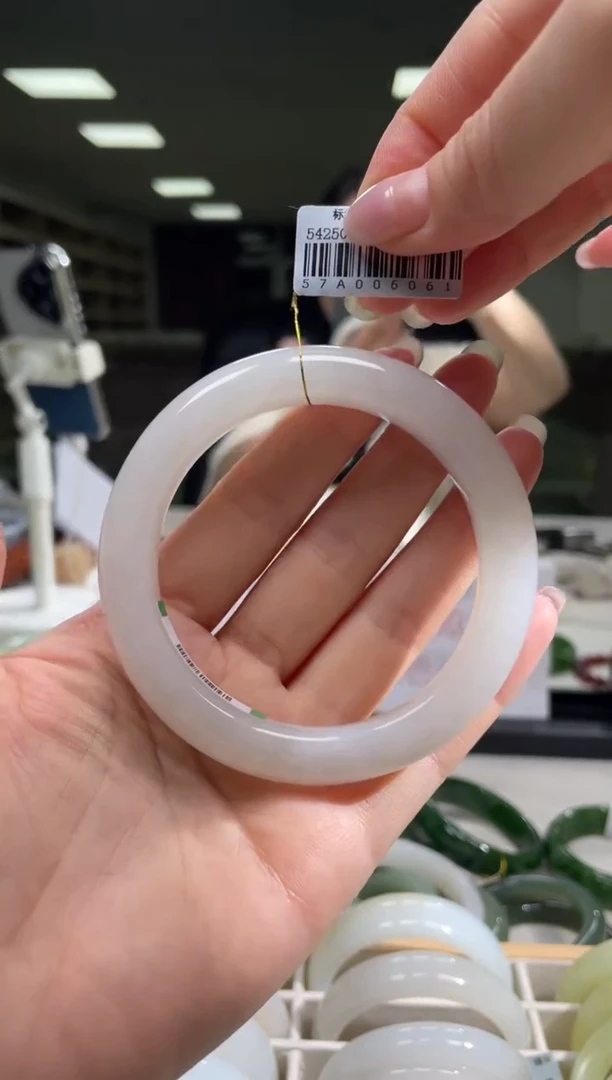 和田玉手镯未镶嵌58-60圈口 6061