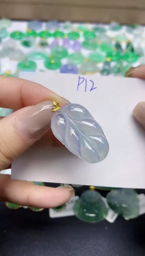 颈饰18K金镶嵌翡翠天然缅甸翡翠A货翡翠百元以上9元证书费自理