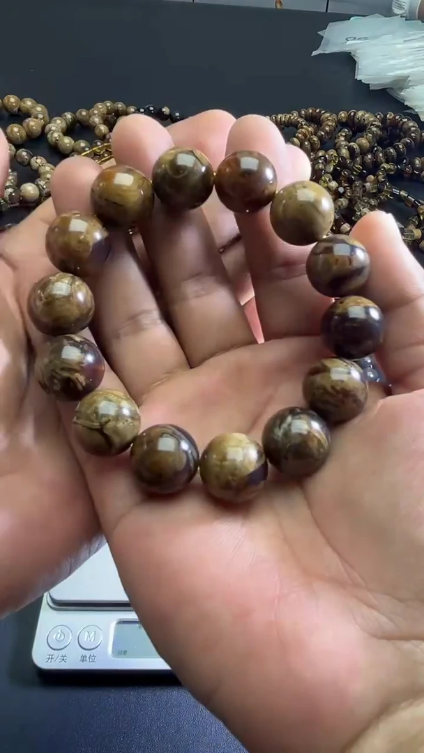 裸石琥珀未镶嵌?**源88