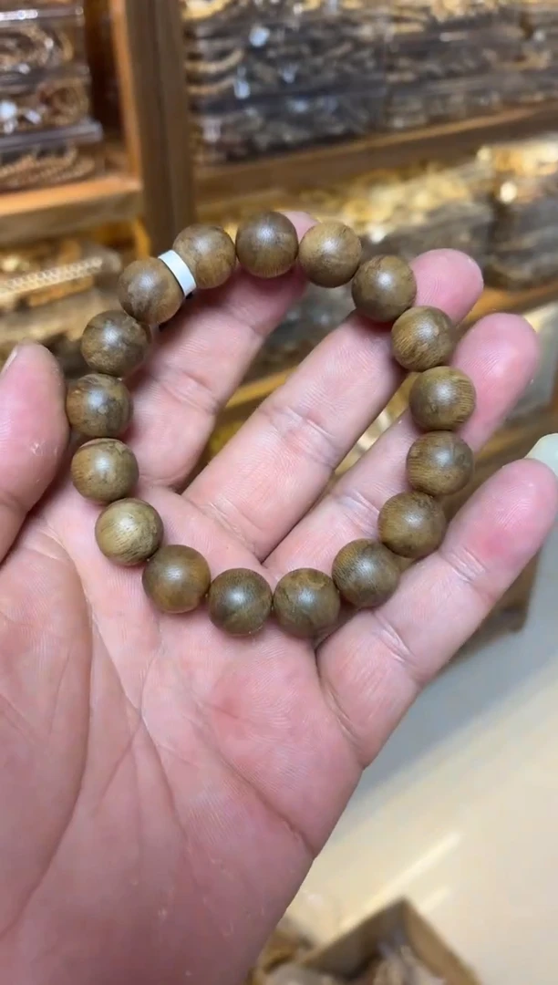 沉香手串 菩萨棋圆珠单圈1.3多样性发其一