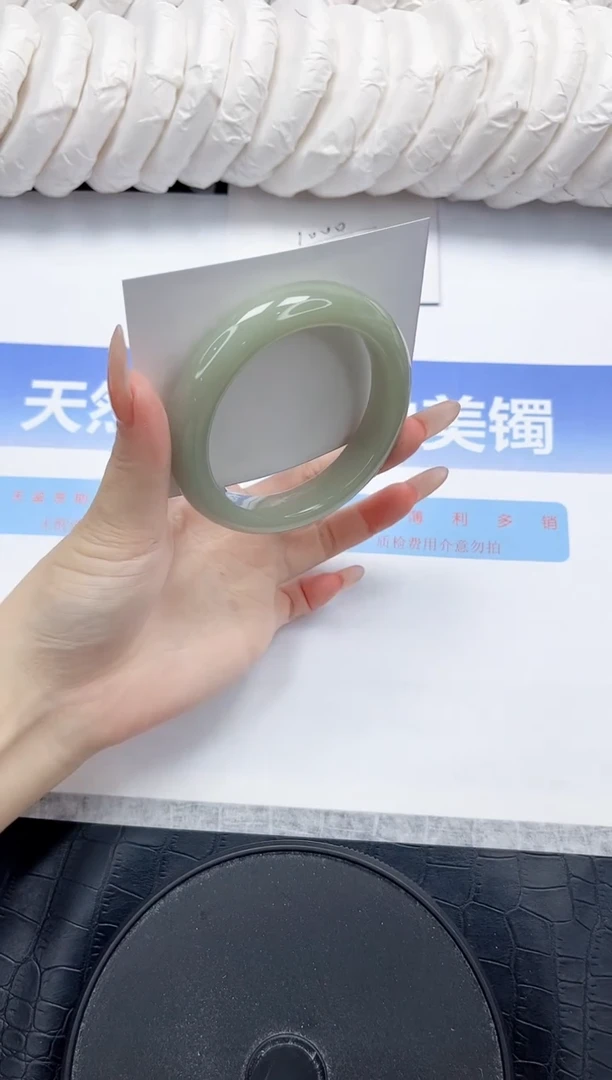 未镶嵌手镯石英质玉56-53