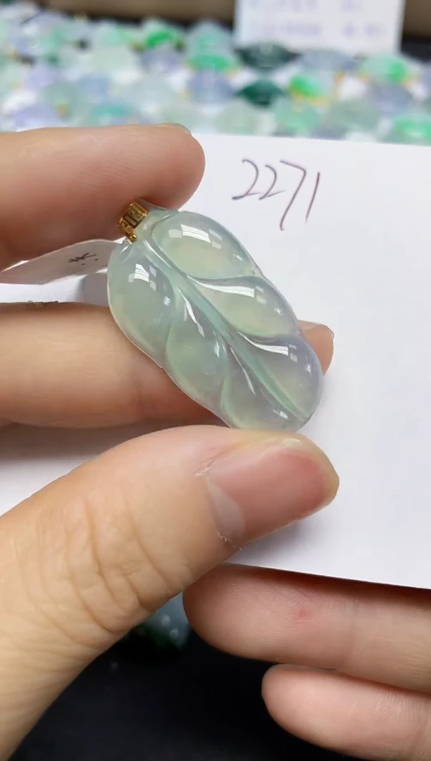 翡翠18K金镶嵌颈饰天然缅甸翡翠A货