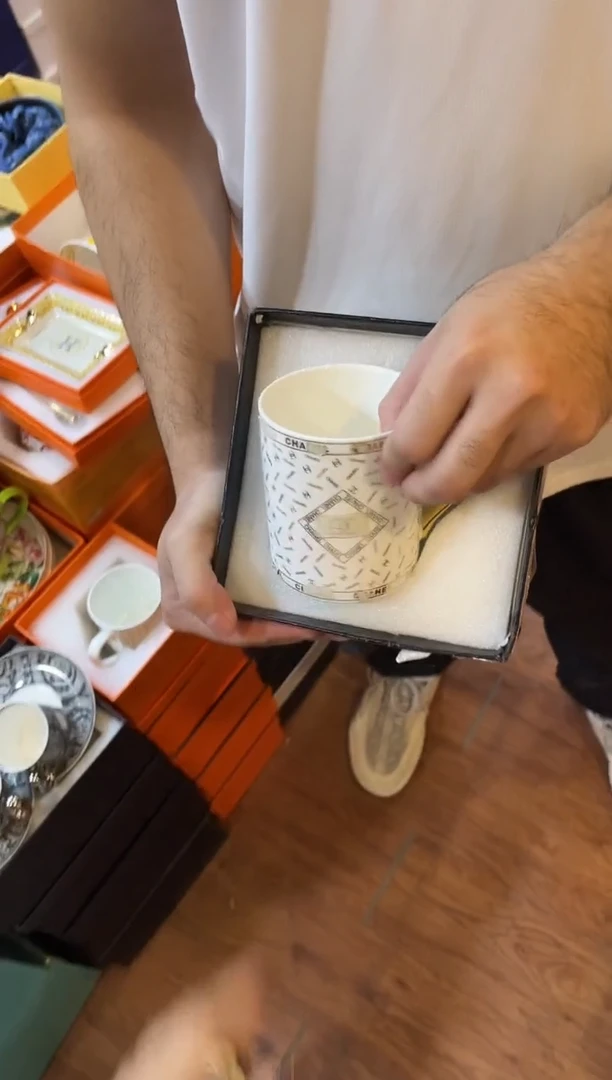 杯鸿辉家品牌瓷器，京东包邮！