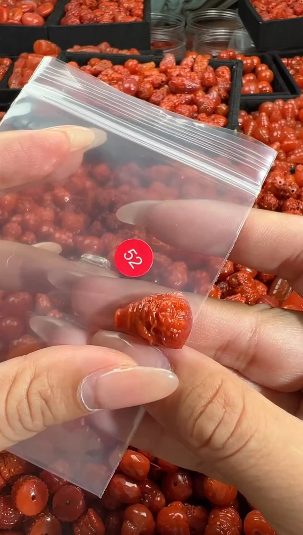 颈饰未镶嵌南红玛瑙1