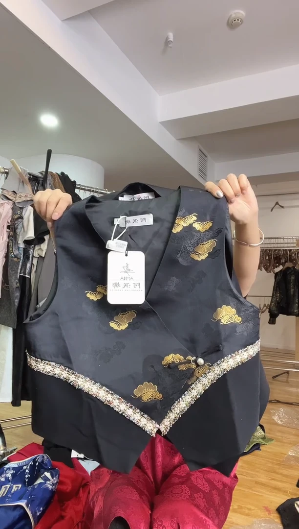 马甲 L码 120斤以里