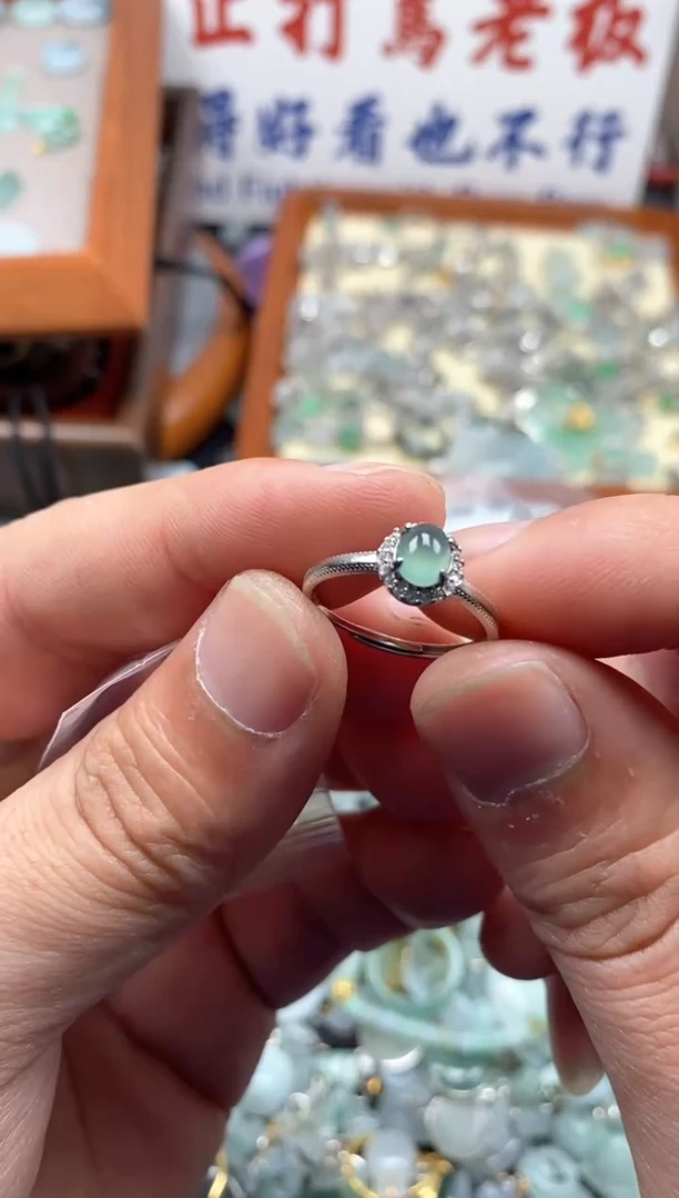 【闪购商品】翡翠颈饰未镶嵌哥哥