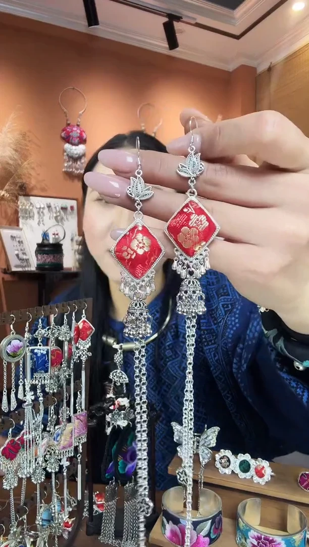 【闪购商品】刺绣纯手工民族风耳环