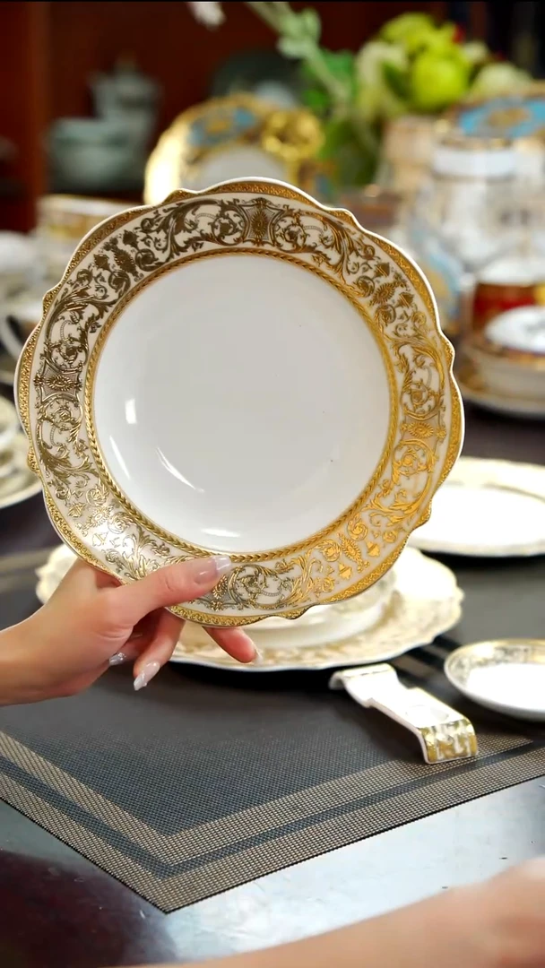 瓷片8.5英寸草帽盘1个