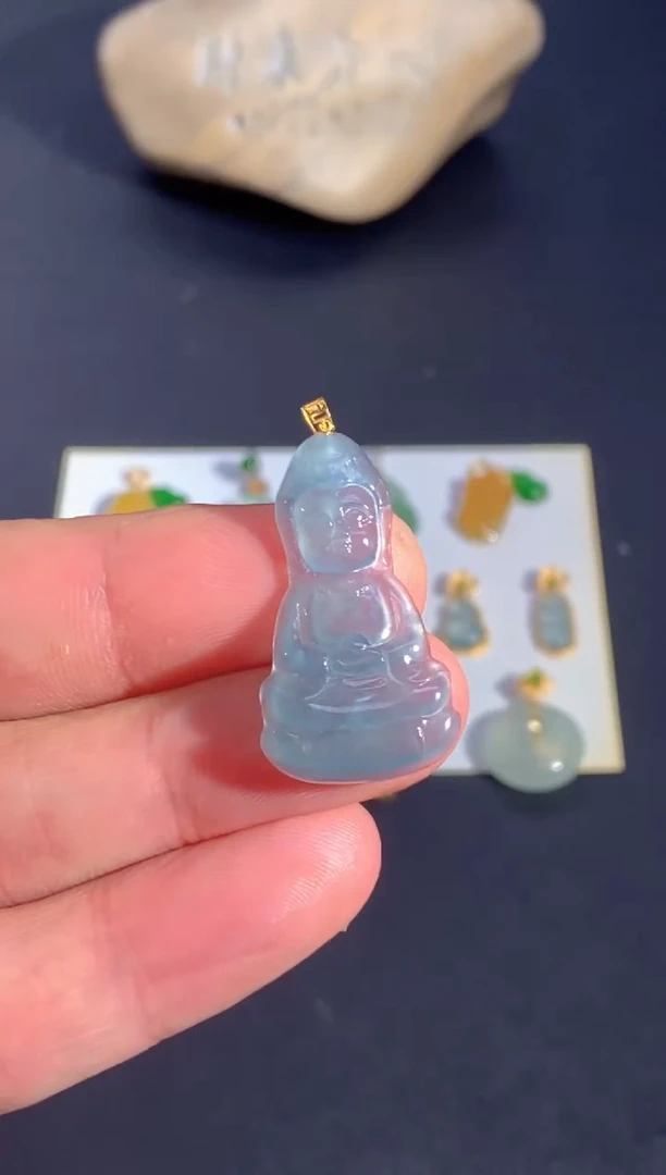 颈饰18K金镶嵌翡翠