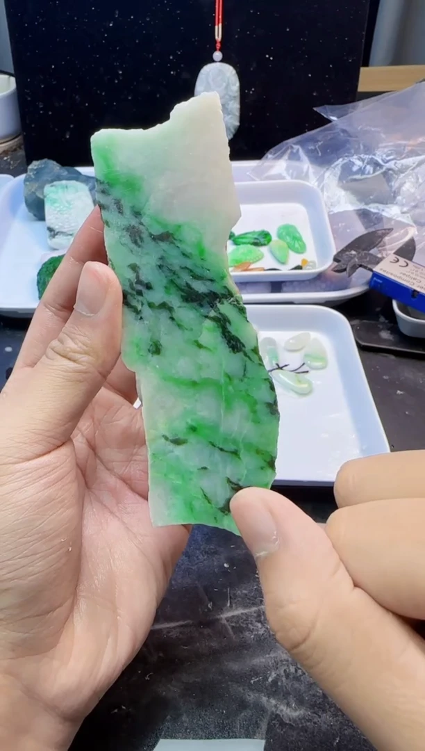 颈饰未镶嵌翡翠小***军024天然A货翡翠