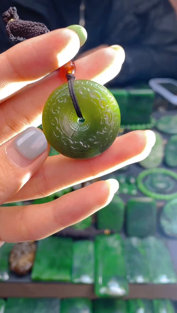 颈饰未镶嵌和田玉1