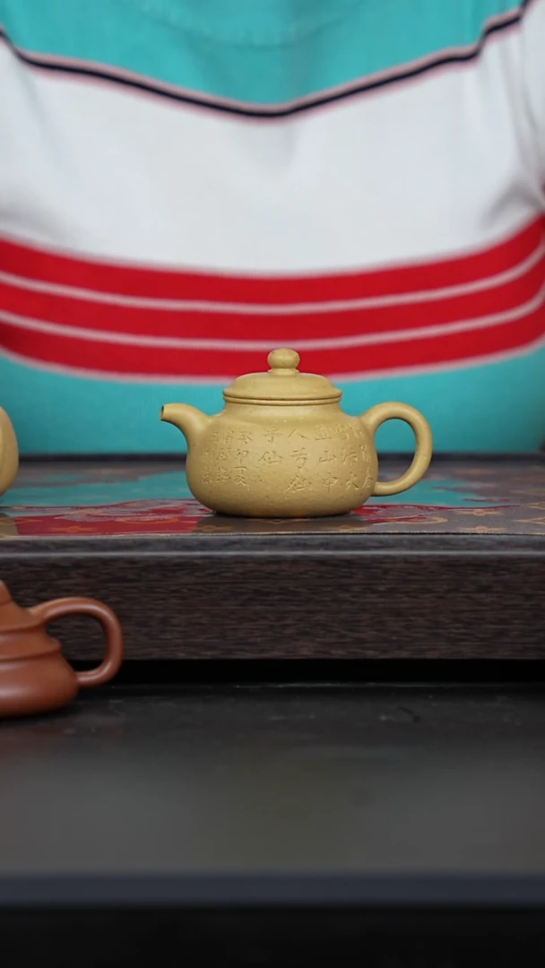 茶壶紫砂手磨本绿刻绘玉麟掇球-小