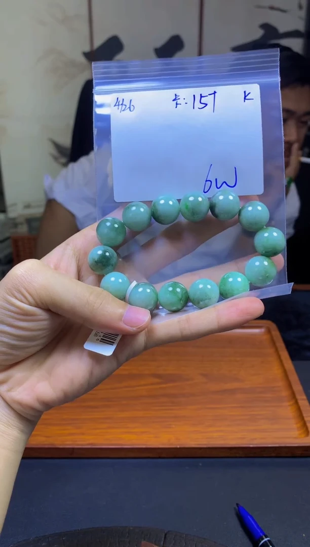 定制翡翠未镶嵌珠串