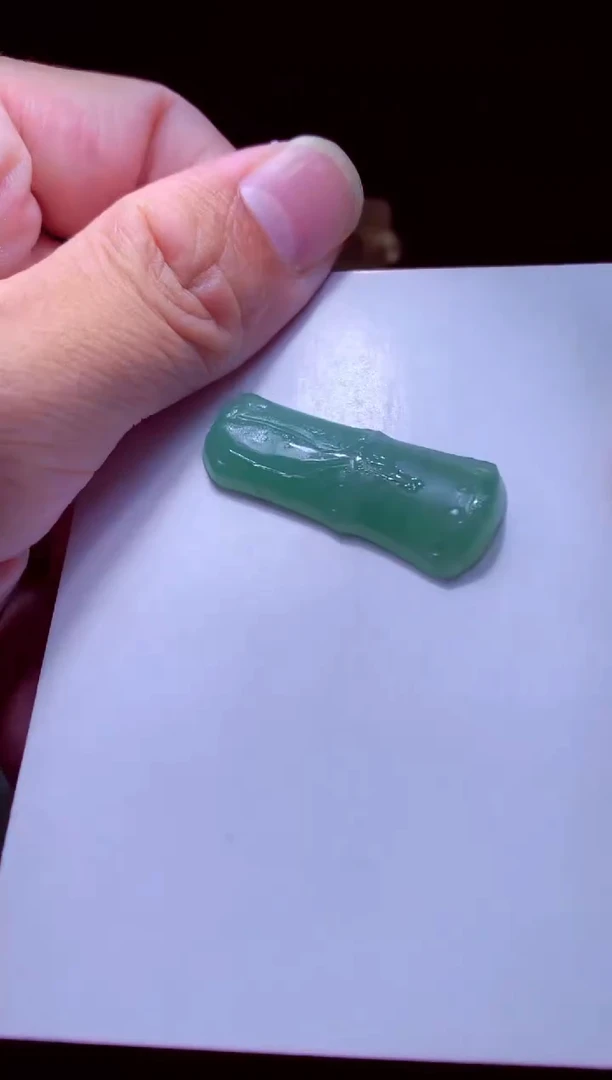 未镶嵌定制翡翠江*洪天然缅甸翡翠A货毛货吊坠