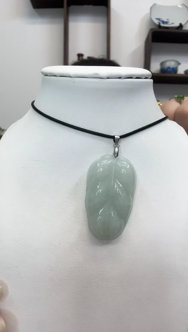 颈饰银S925镶嵌翡翠叶子