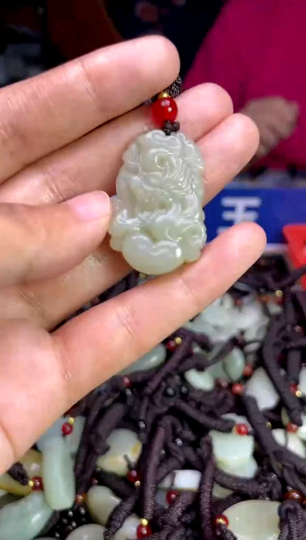 未镶嵌和田玉挂件1