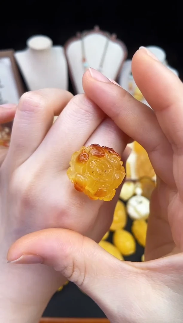 琥珀未镶嵌珠宝奇石柒月