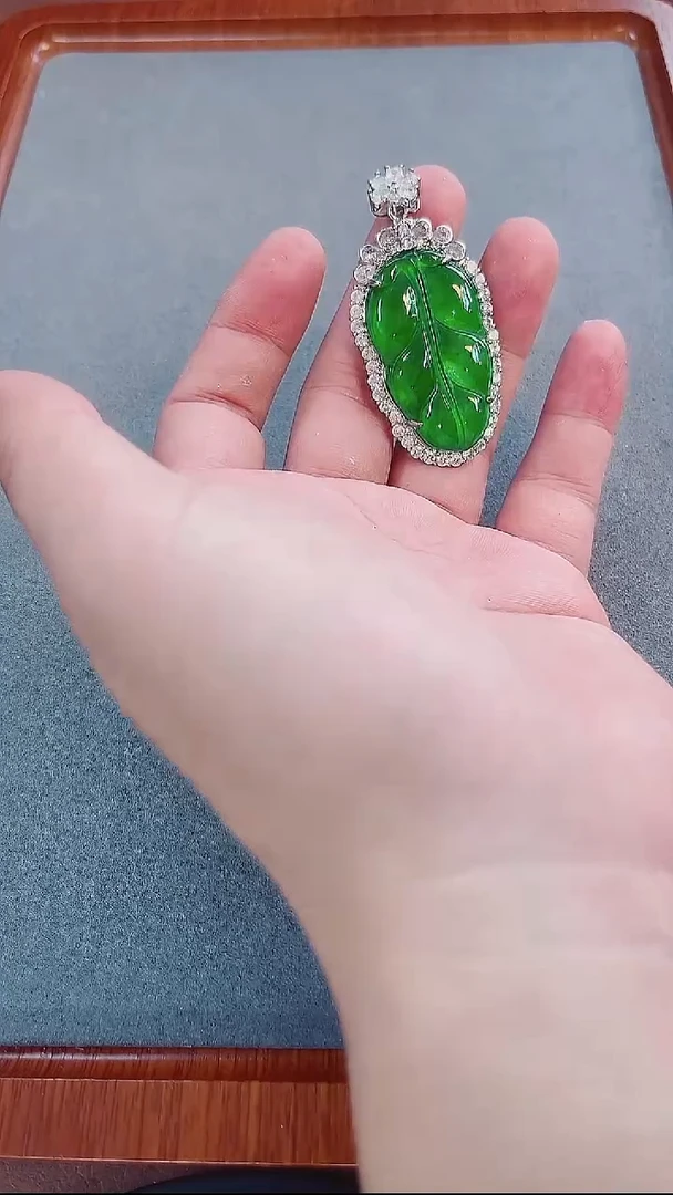 05号精品绿色一叶暴富吊坠