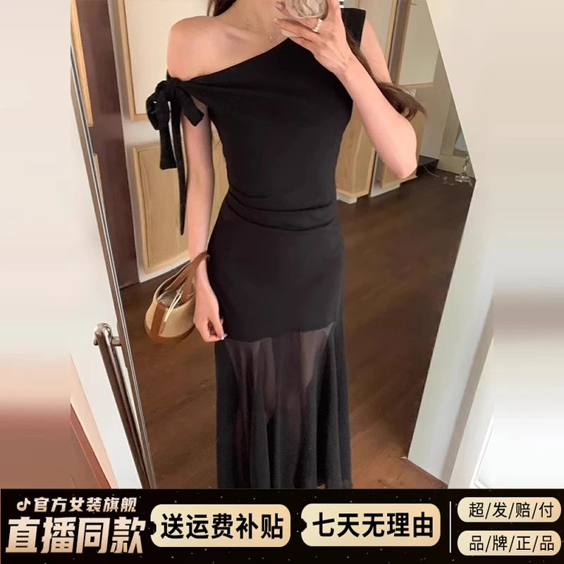 法式黑色斜肩连衣裙子女夏季2025新款高级感气质收腰薄纱包臀长裙
