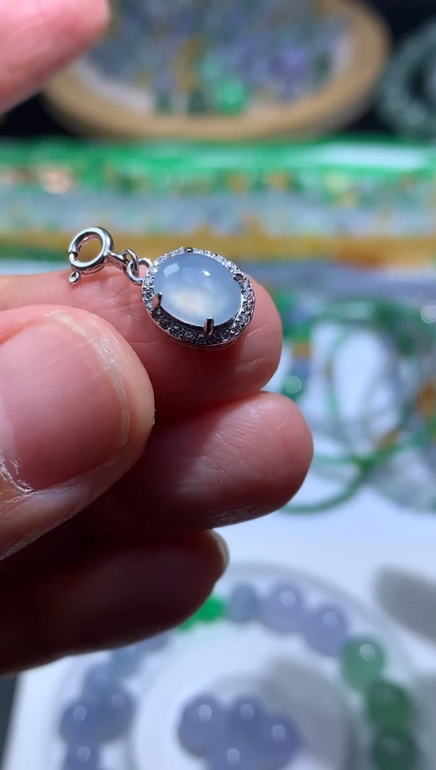 颈饰未镶嵌翡翠净货