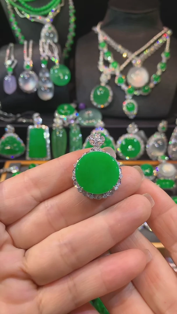 翡翠18K金镶嵌吊坠(不含链)吊坠