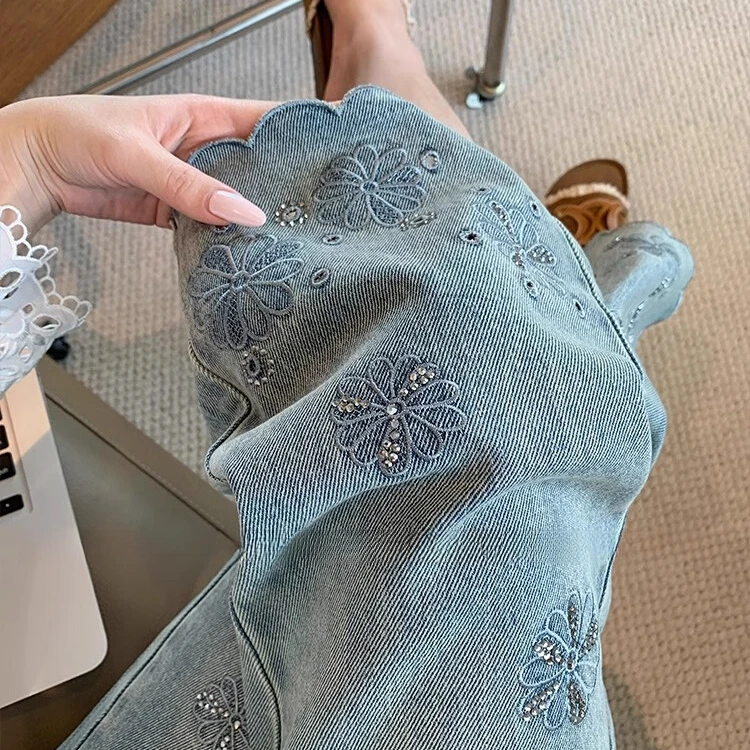 复古花朵烫钻刺绣牛仔裤女夏季新款高腰显瘦设计感窄版直筒九分裤