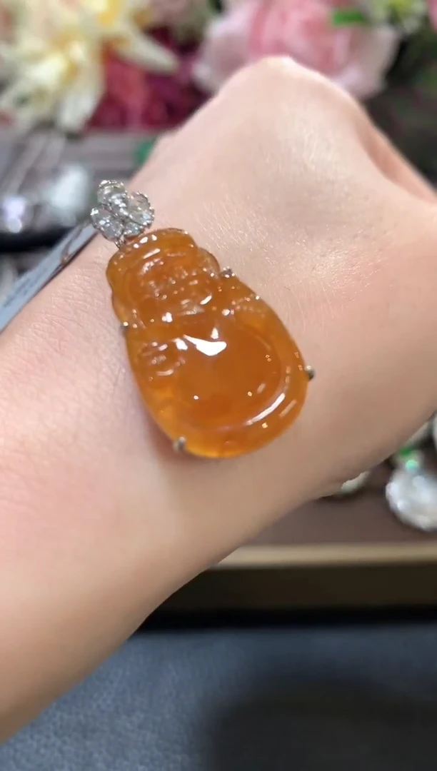 吊坠(不含链)18K金镶嵌翡翠c28
