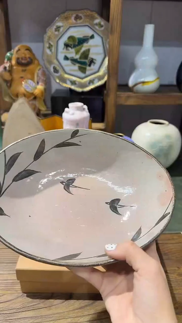 两只小燕子······