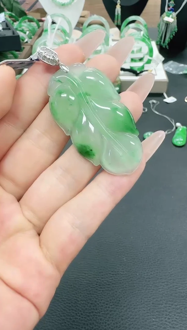 未镶嵌1石英质玉（非洲翠）/2933