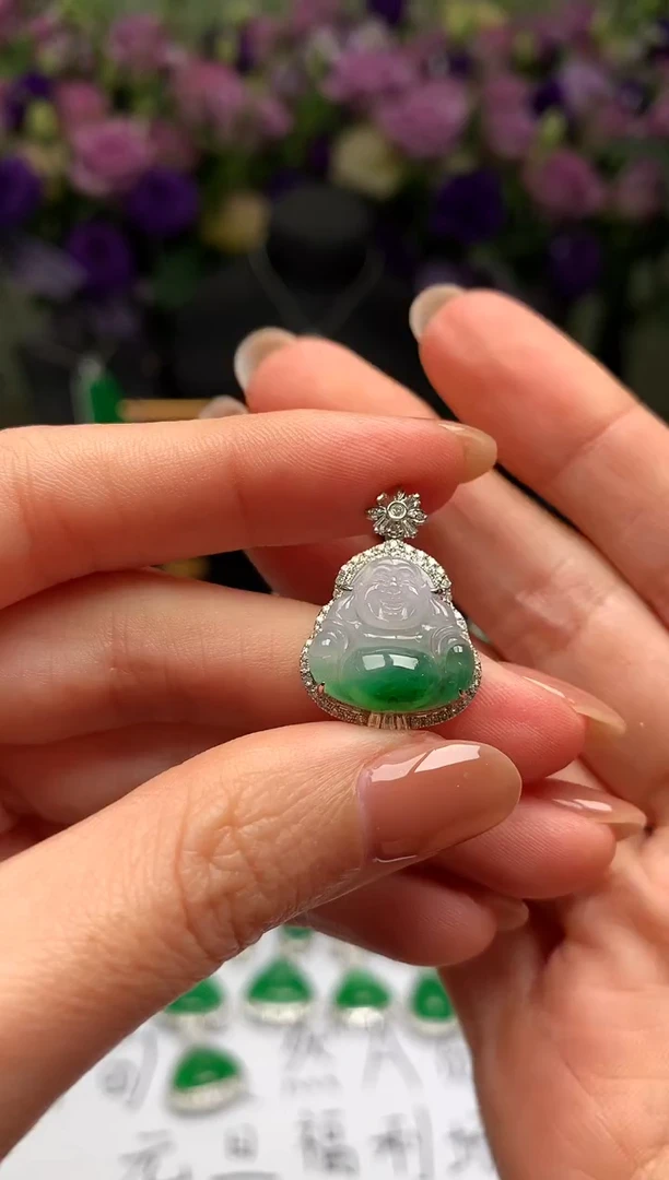颈饰18K金镶嵌翡翠佛公