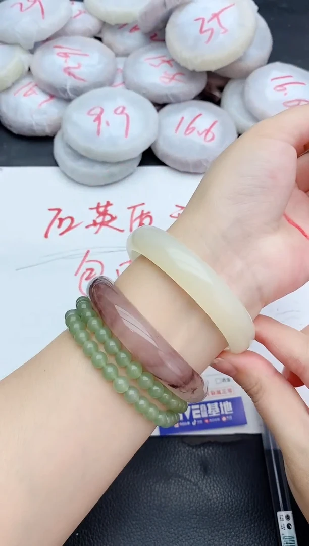 石英质玉手镯未镶嵌418+60.4