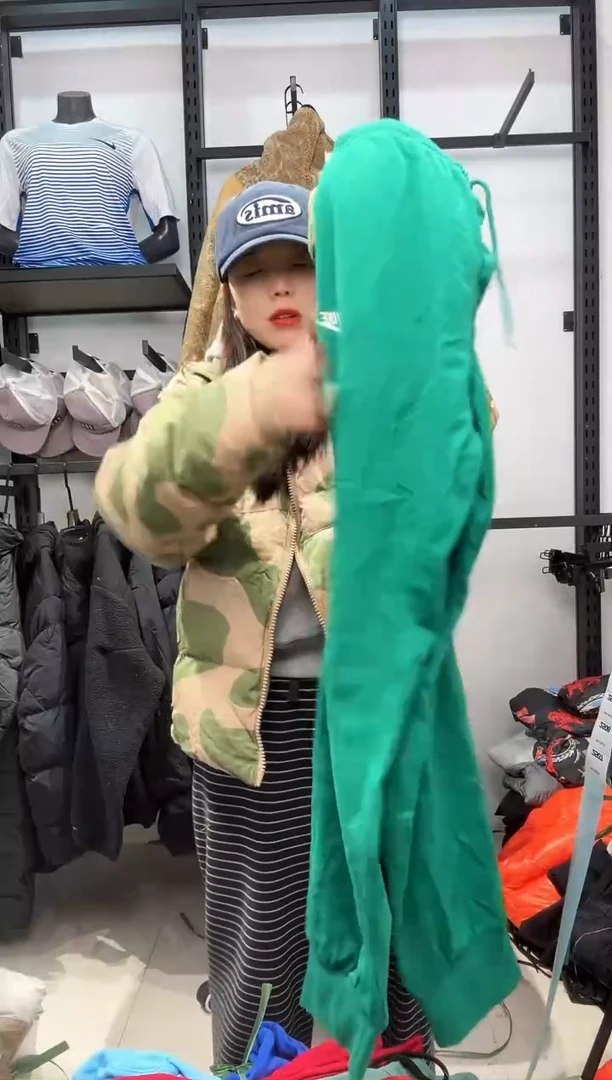 2507   编码  瑕疵直播间过款为准 尺码  ·  L