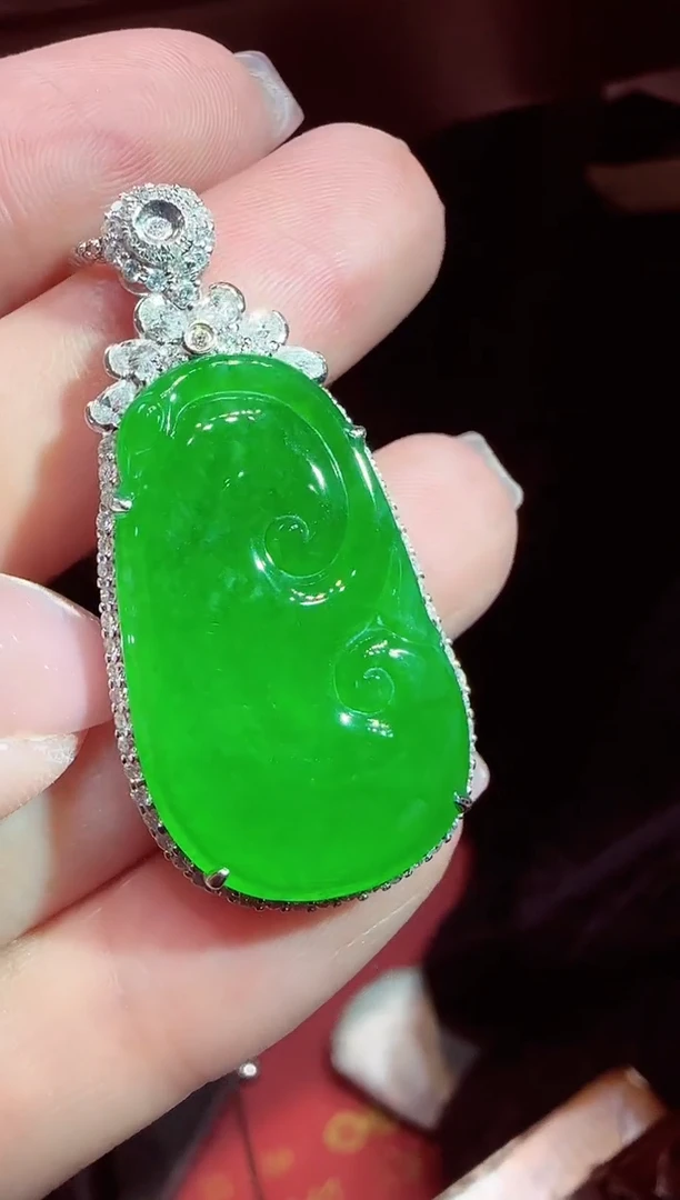 翡翠18K金镶嵌吊坠(不含链)如意