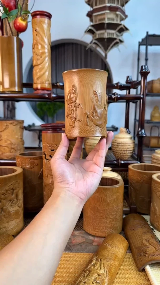 竹【胡人驯马】手工艺竹雕笔筒