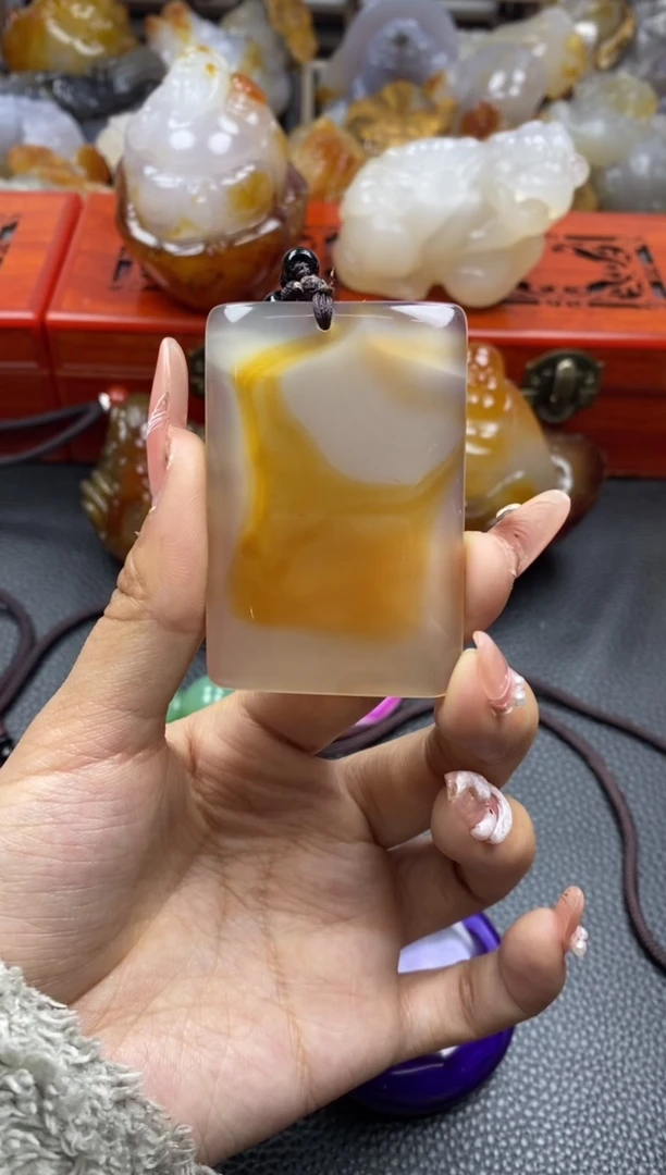 【闪购商品】玛瑙/玉髓挂件未镶嵌00