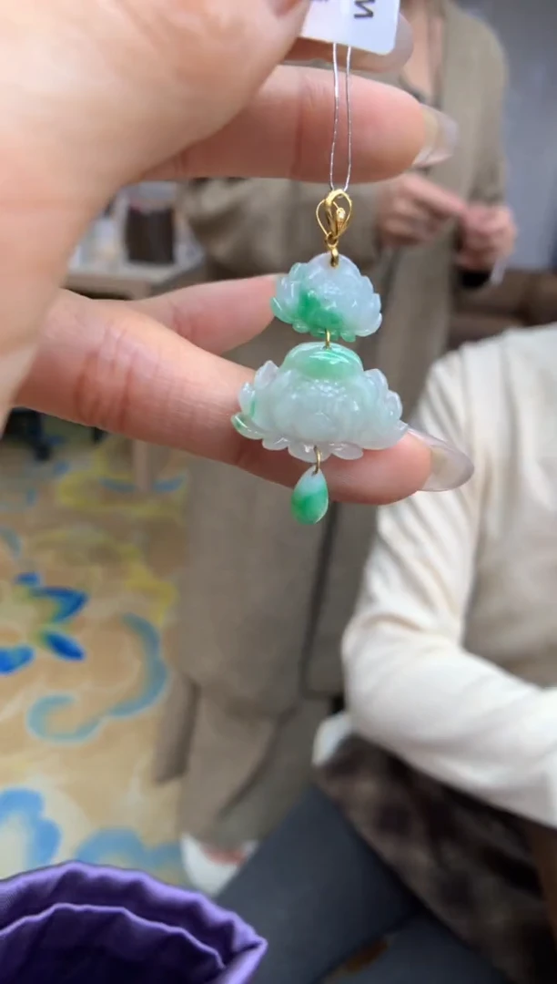 【闪购商品】翡翠颈饰18K金镶嵌莲花