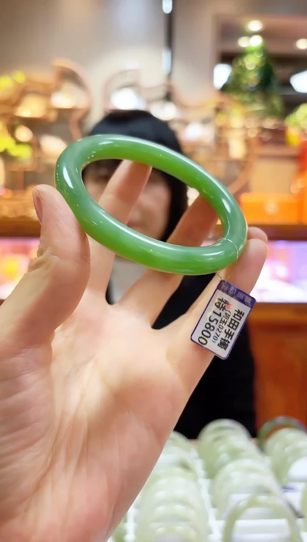 颈饰未镶嵌和田玉59手镯