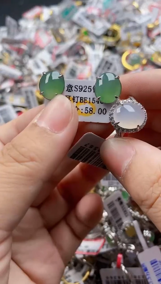 翡翠戒指银S925镶嵌9999      3