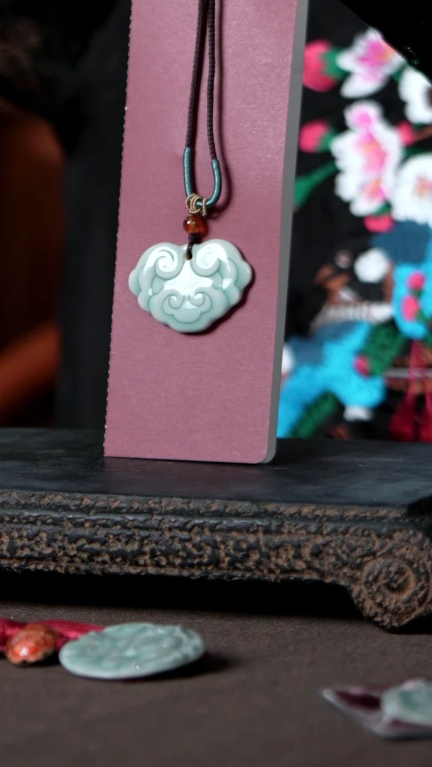 龙泉青瓷祥云挂坠 001