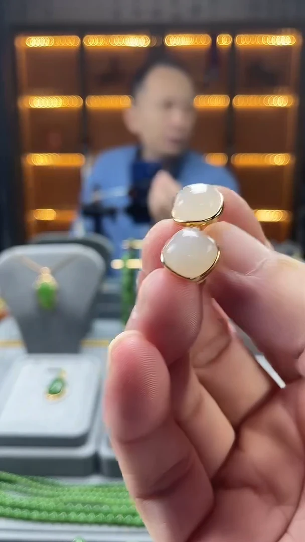 银S925镀金镶嵌和田玉耳饰银S925镀金镶嵌 和田玉 耳饰