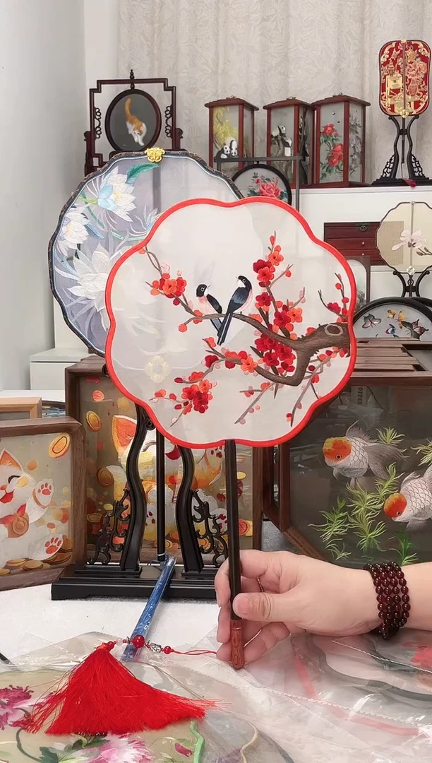 扇子苏绣作品手工团扇