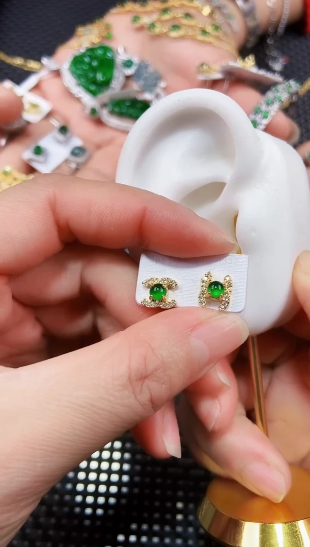 【闪购商品】翡翠耳饰未镶嵌11111111