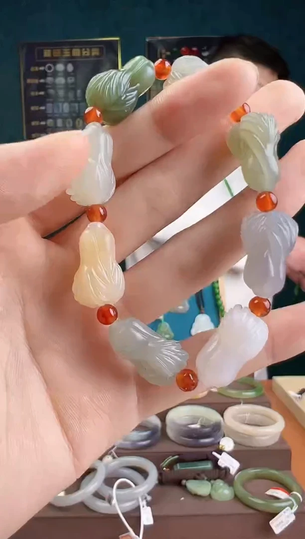 【闪购商品】和田玉颈饰未镶嵌多样性发货 拍一单发一个