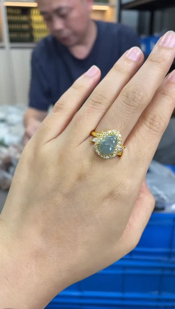 翡翠戒指未镶嵌多样性发一件