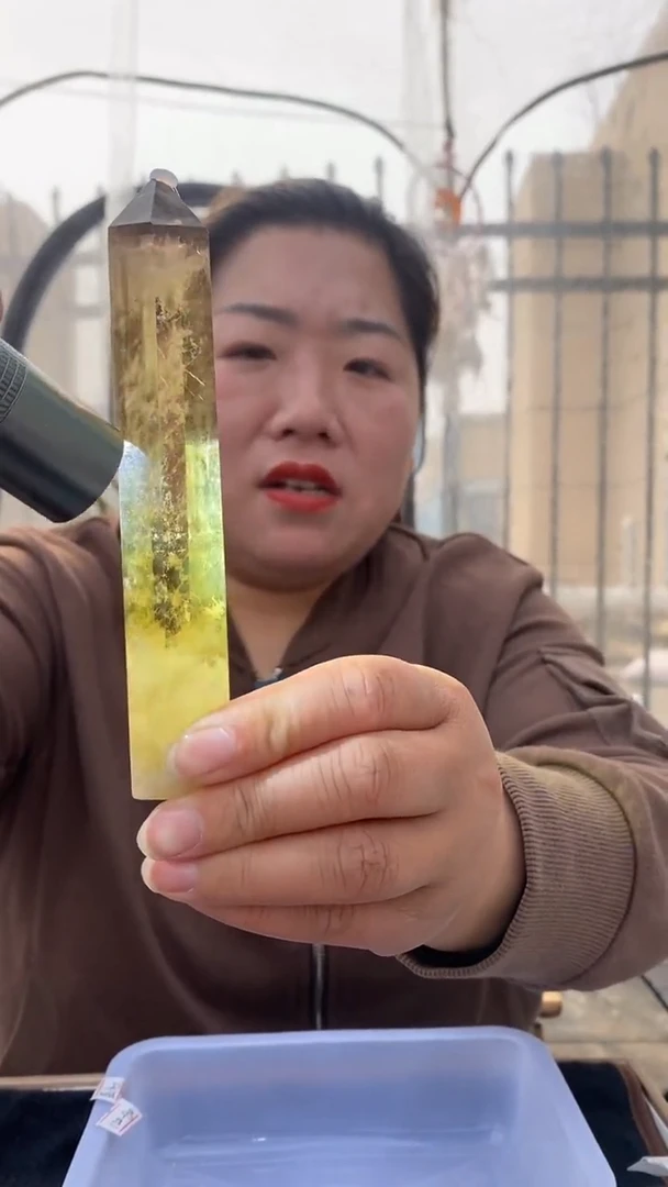 【闪购商品】水晶柱子未镶嵌黄水晶柱子D763