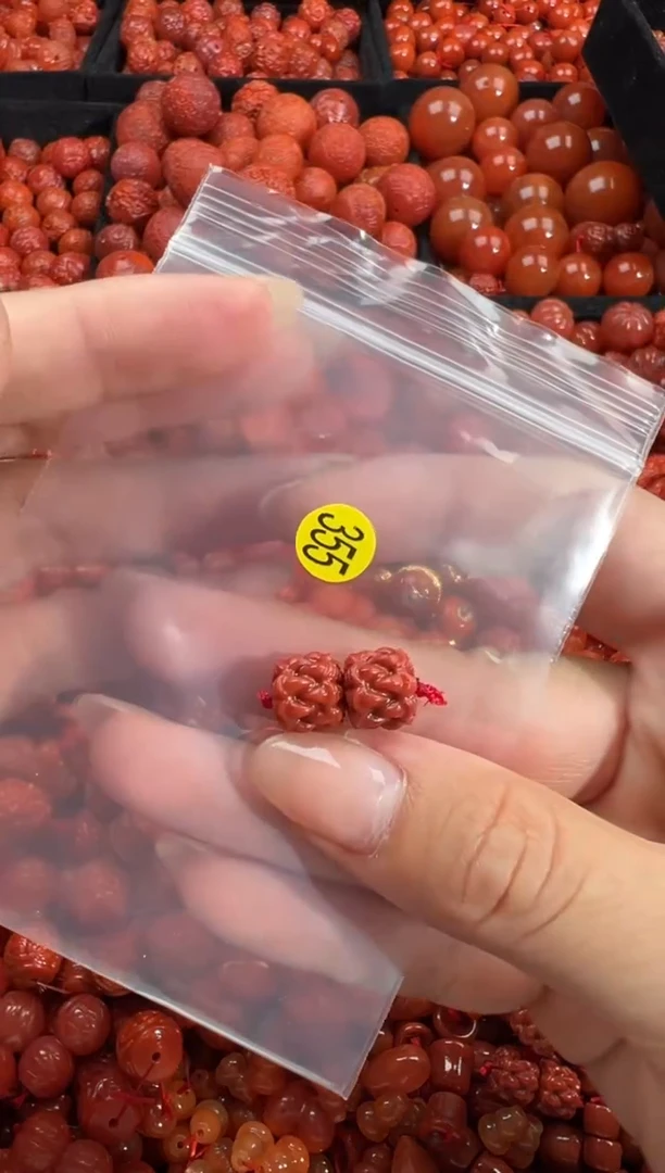 南红玛瑙未镶嵌颈饰1